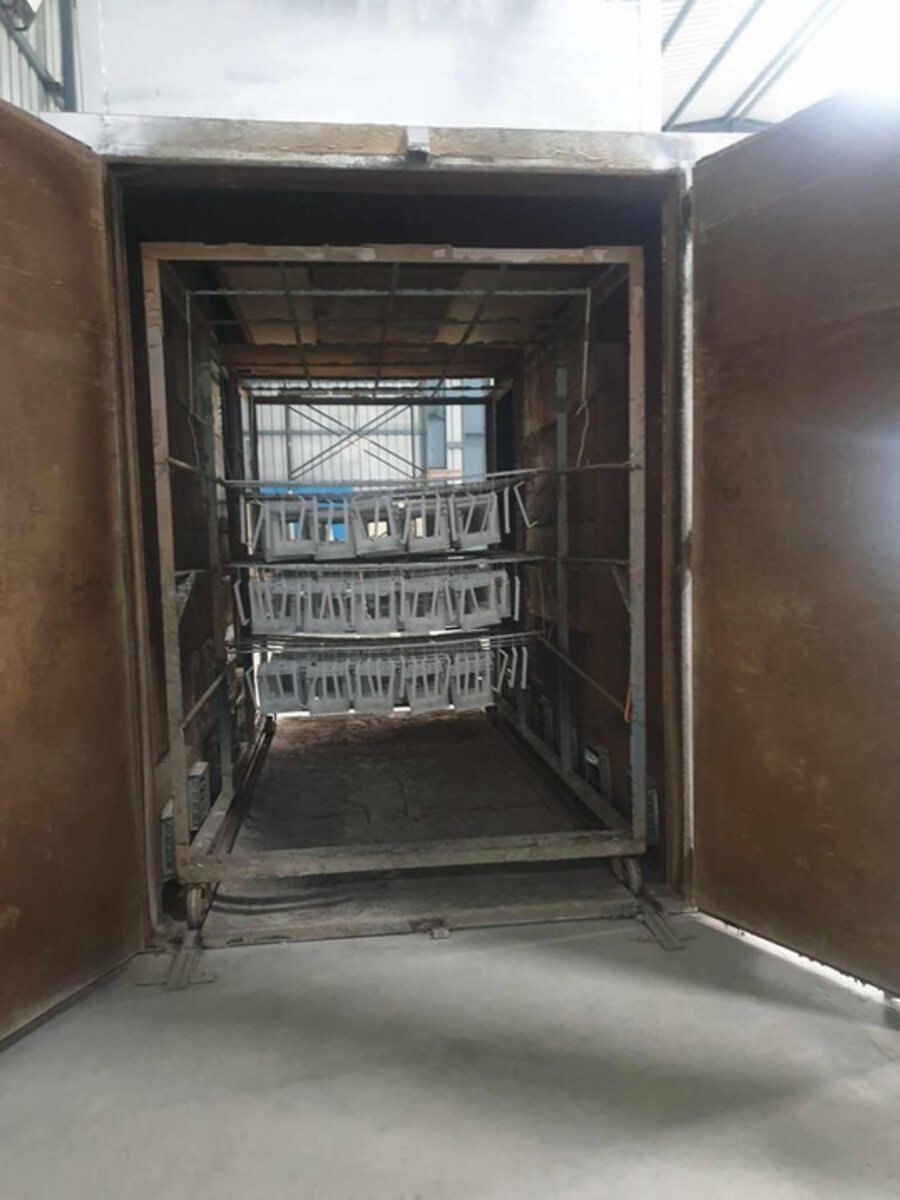 Powder coating curing oven